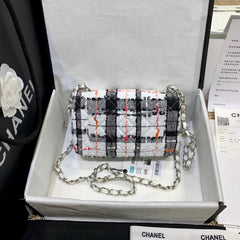 Tweed 20cm Classic Flap Bag A01116 White/Black - IFSHOES