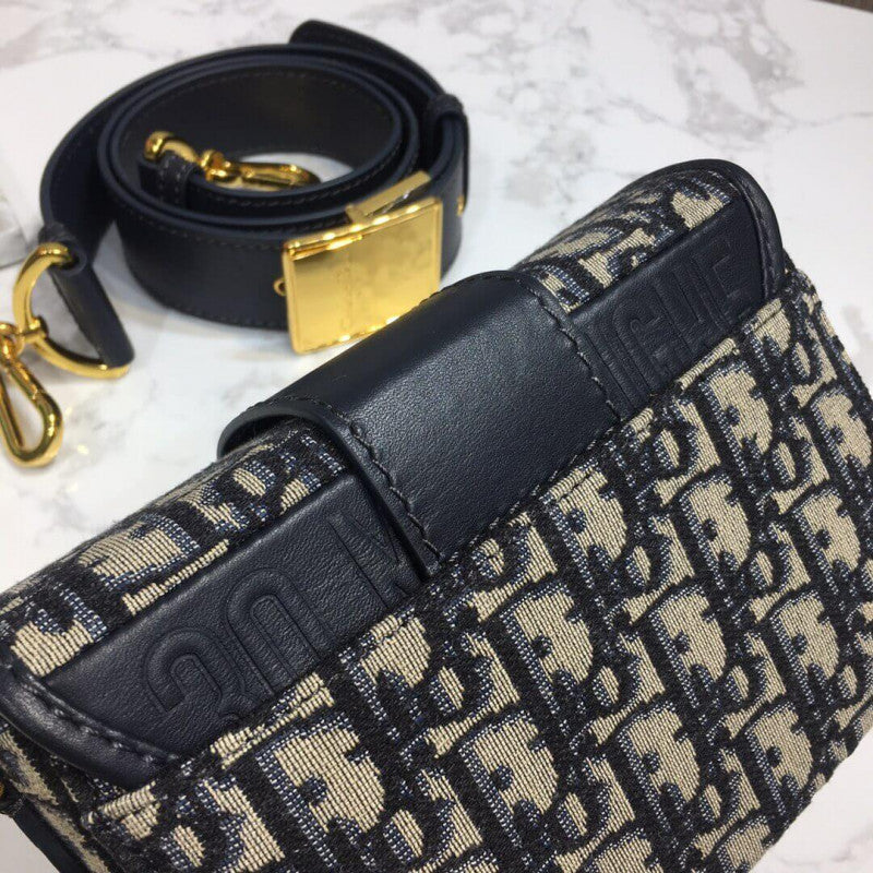 Oblique 30 Montaigne Box Bag M9204 - TGSIKIBW
